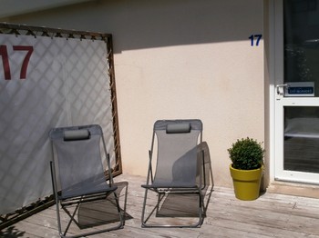 la terrasse ensoleillée avec ses 2 terrasses