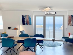 salon côté mer et salle à manger