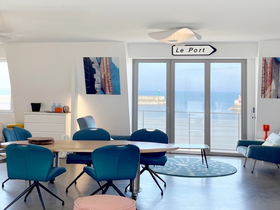 salon côté mer et salle à manger