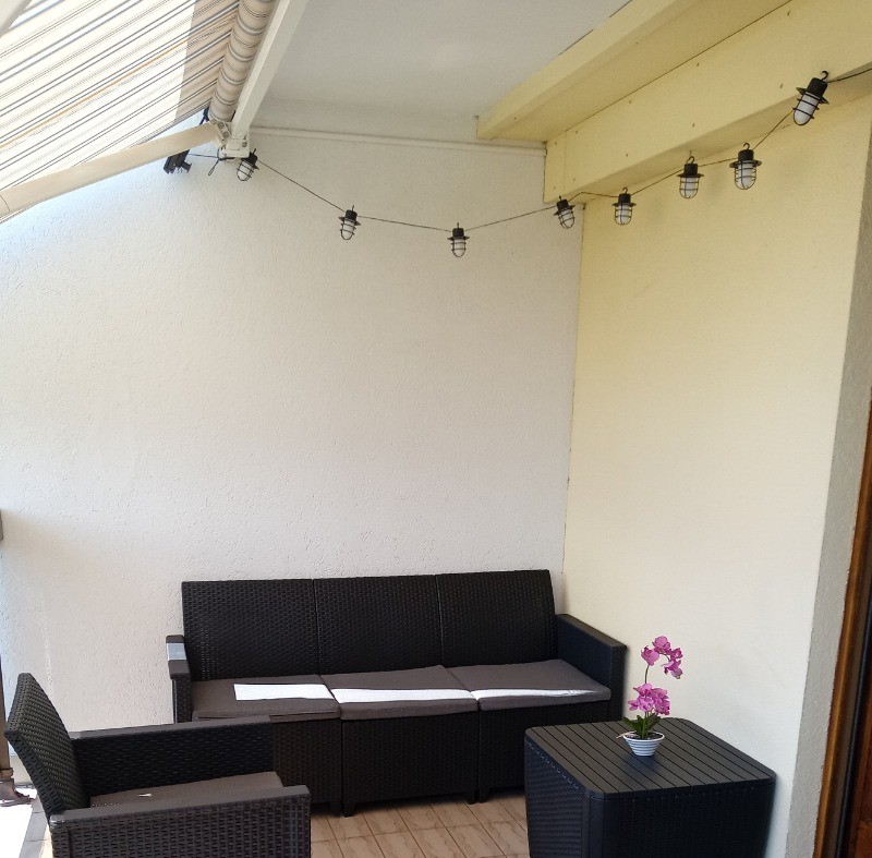 salon sur la terrasse.