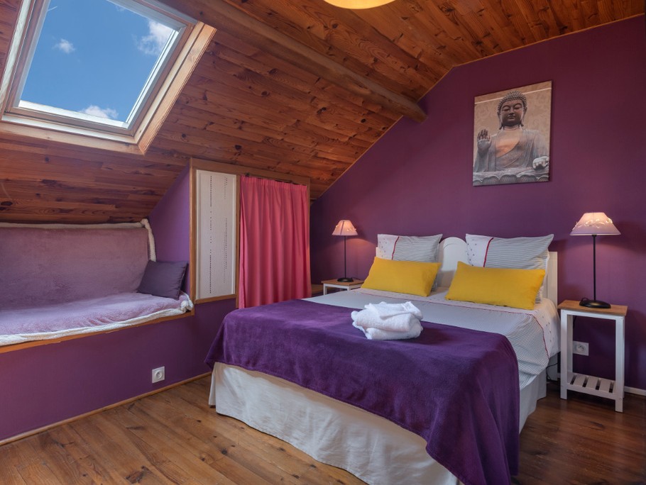 Chambre double avec un lit de 140x190cm