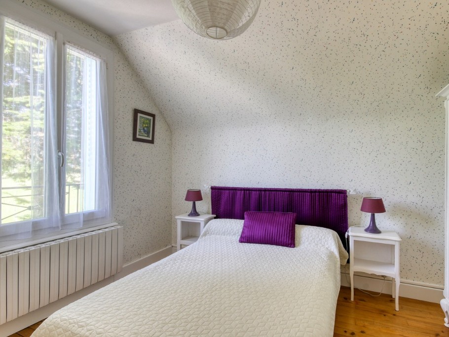 CHAMBRE avec lit 140 cm