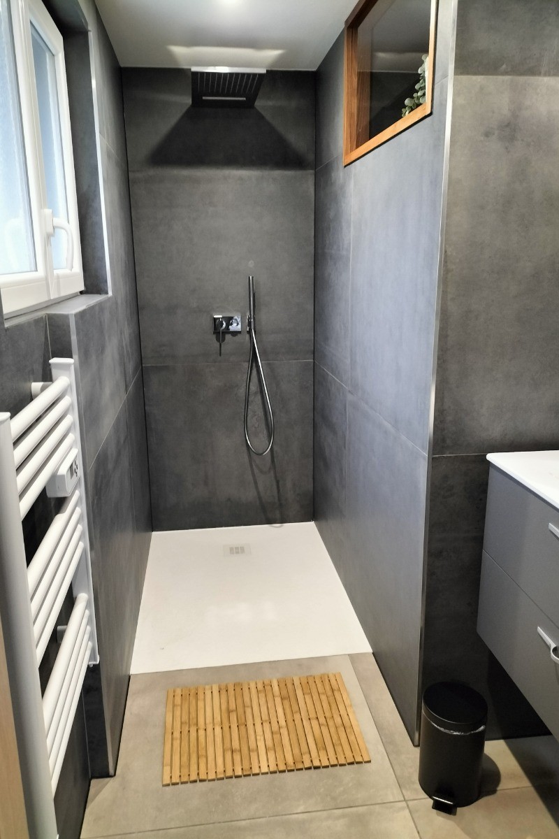 Salle d'eau chambre verte RDC