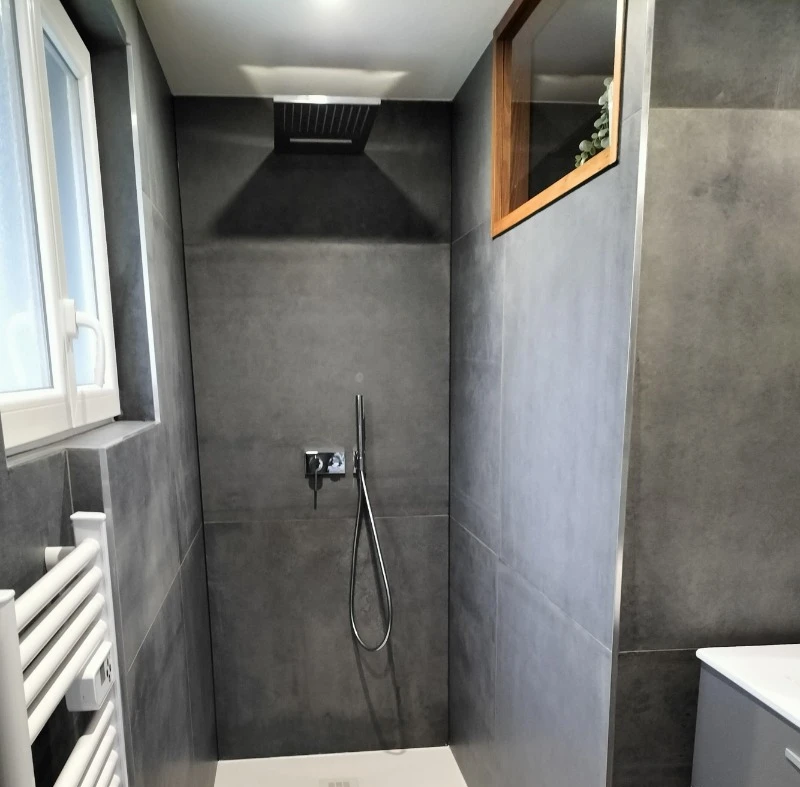 Salle d'eau chambre verte RDC