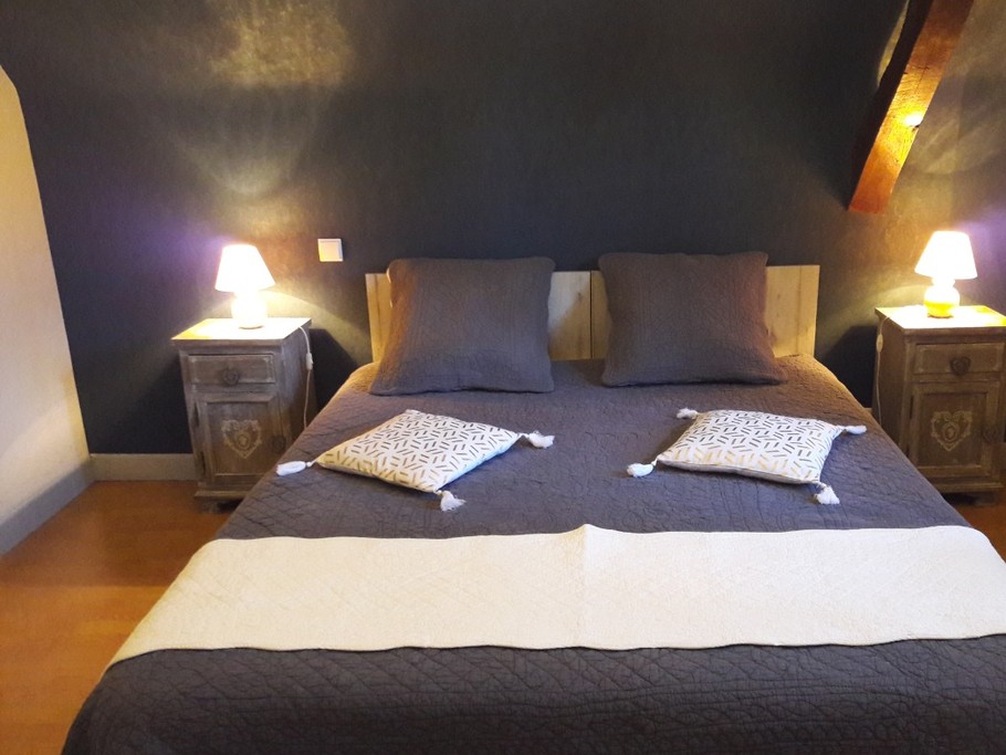 chambre avec un lit 160x200