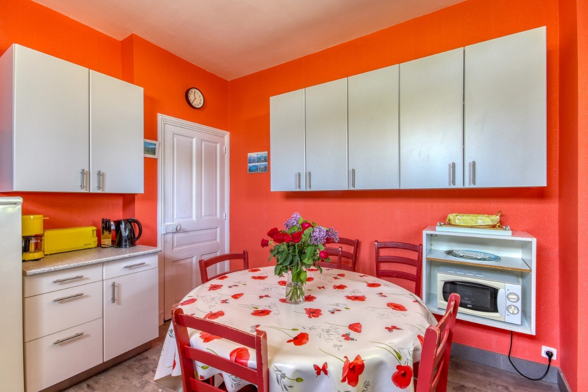 Cuisine avec accès plain pied sur jardin