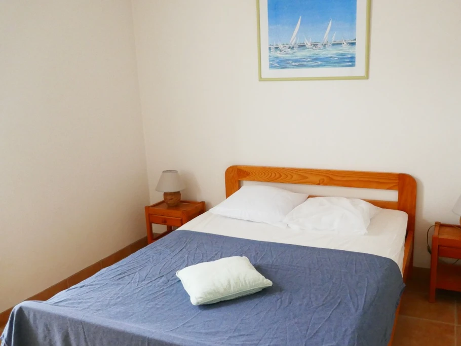 Chambre 3 avec un lit en 140