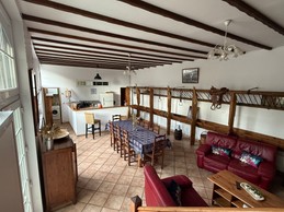 Pièce principale, salle à manger