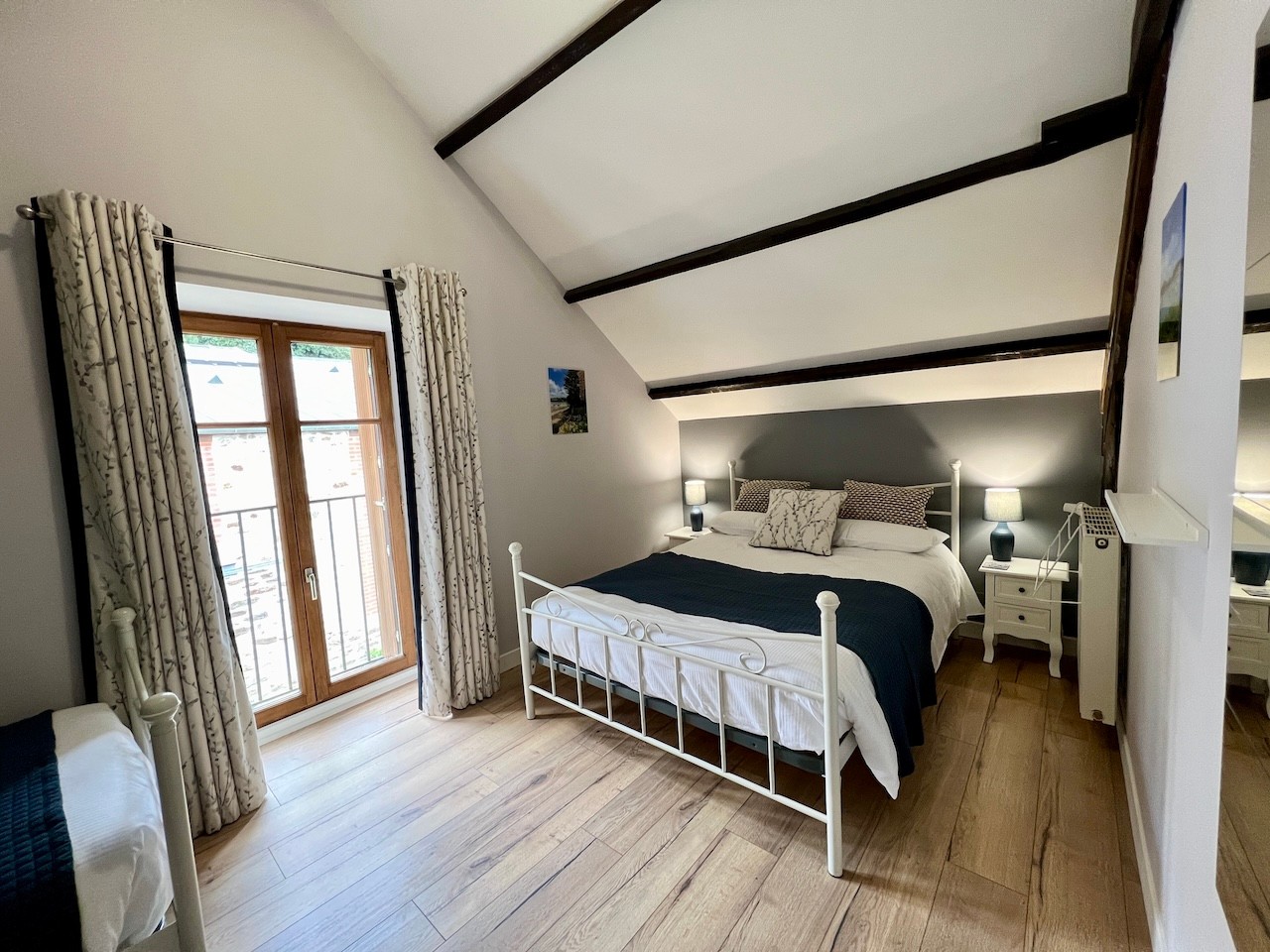 Room with a view of the forest - double bed (140 x 200 cm) and single bed