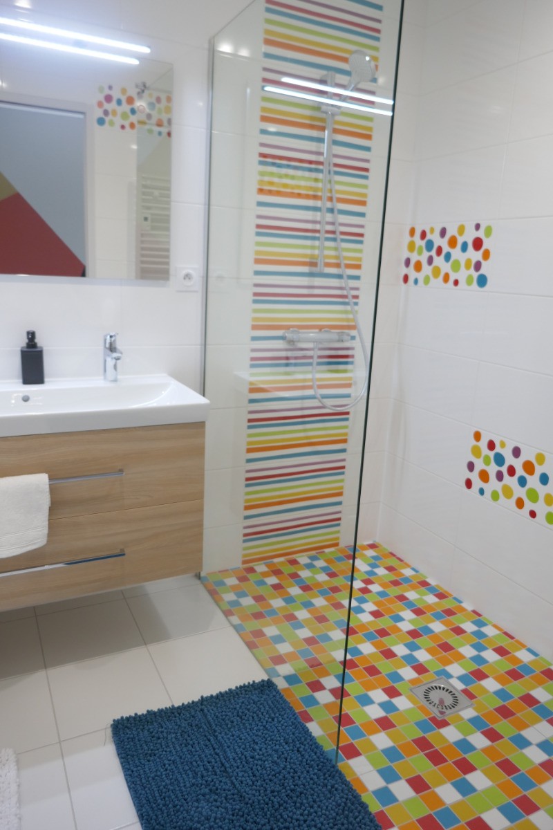 Salle de bain rez-de-chaussée surélevé