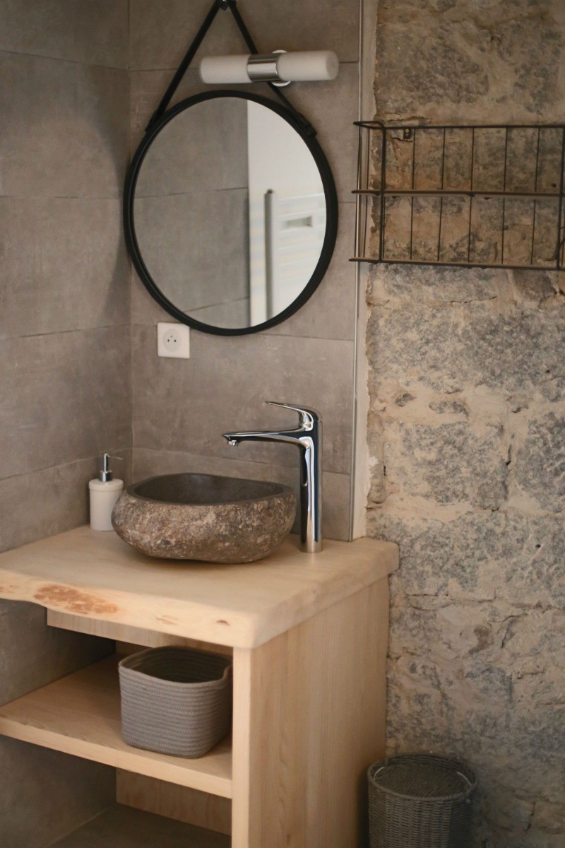Salle d'eau ouverte sur la chambre - Chambre Flocon à la ferme sous les Hiez à Cornimont