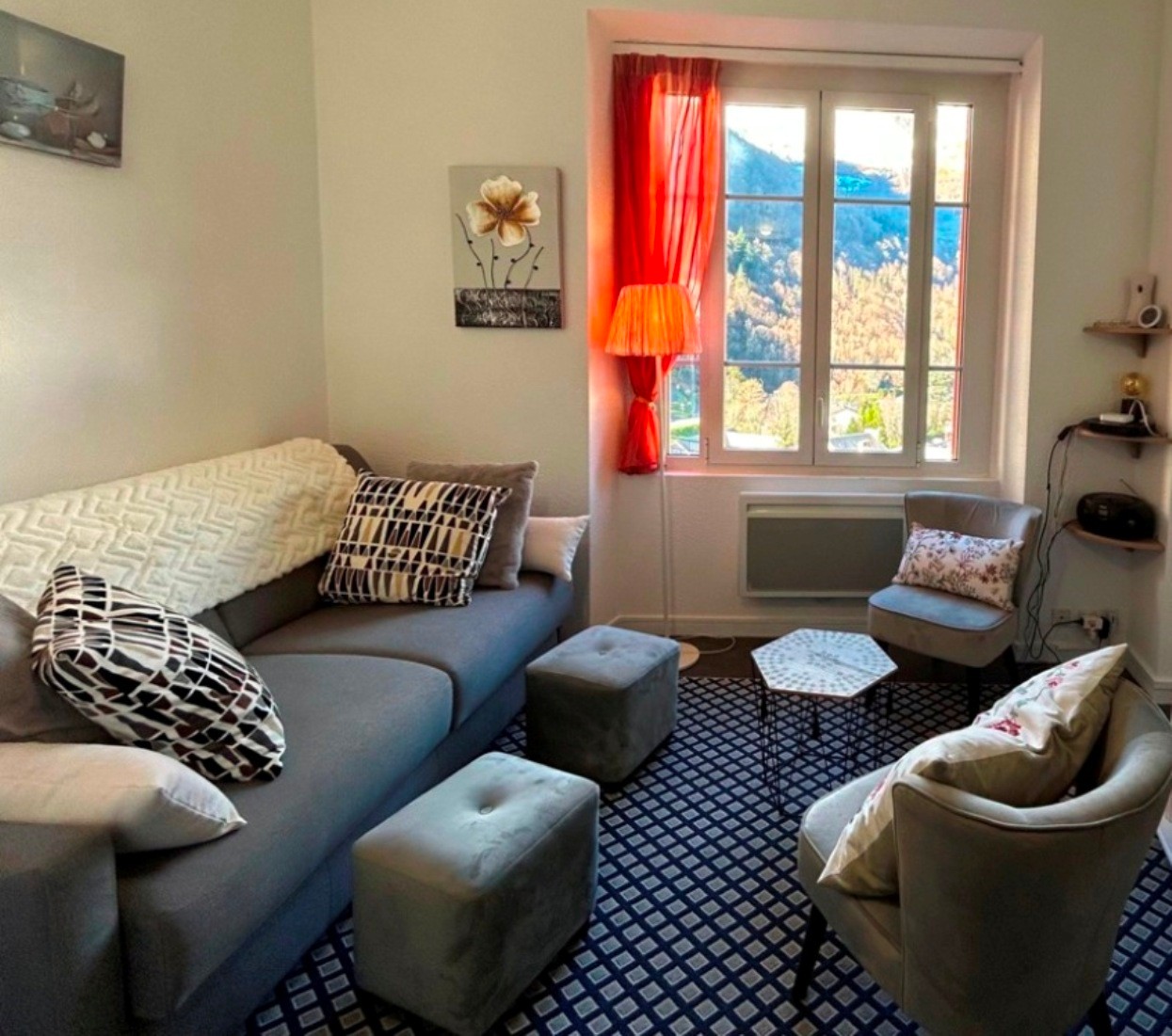 Living room with Rapido 140 sofa bed