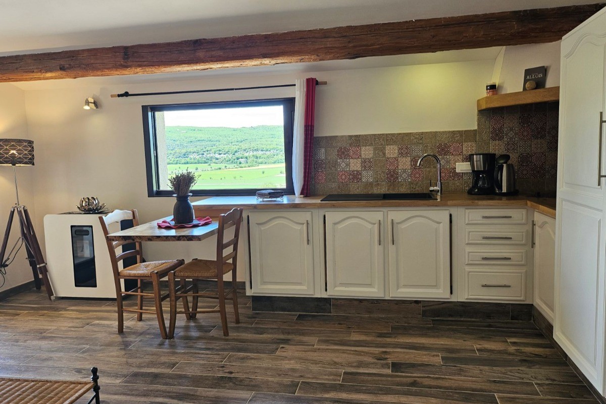 Coin cuisine, Gîte le Larès, Domaine la Melette