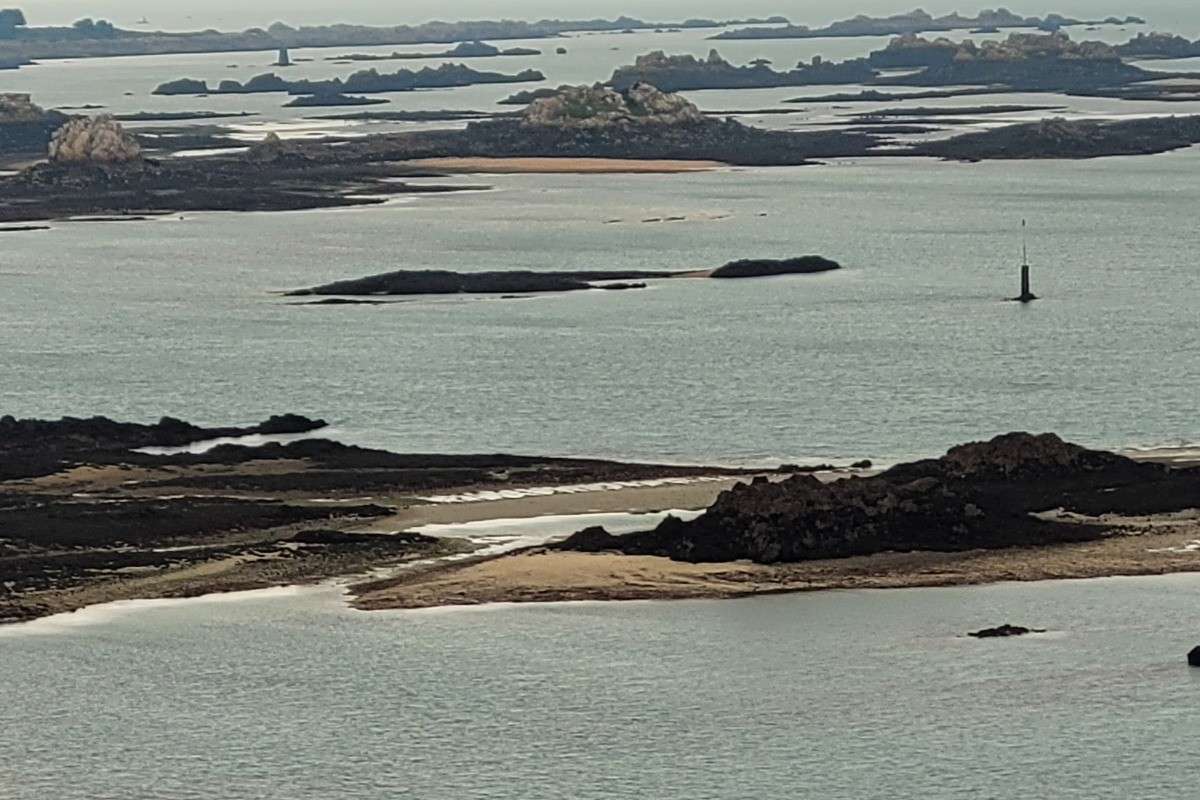location Île MAudez dans l'ancien hotel Particulier de Marilou dans le coeur de Paimpol (Côtes d'Armor) - Clévacances, location centre ville de Paimpol, Puglisi, Maison de Marilou, île Maudez, paysages alentours