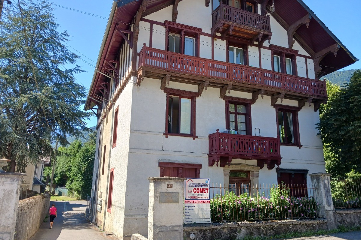 Chalet de la Pique Luchon: Entrée de la résidence