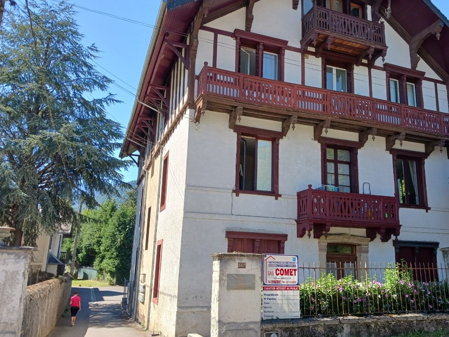 Chalet de la Pique Luchon: Entrée de la résidence