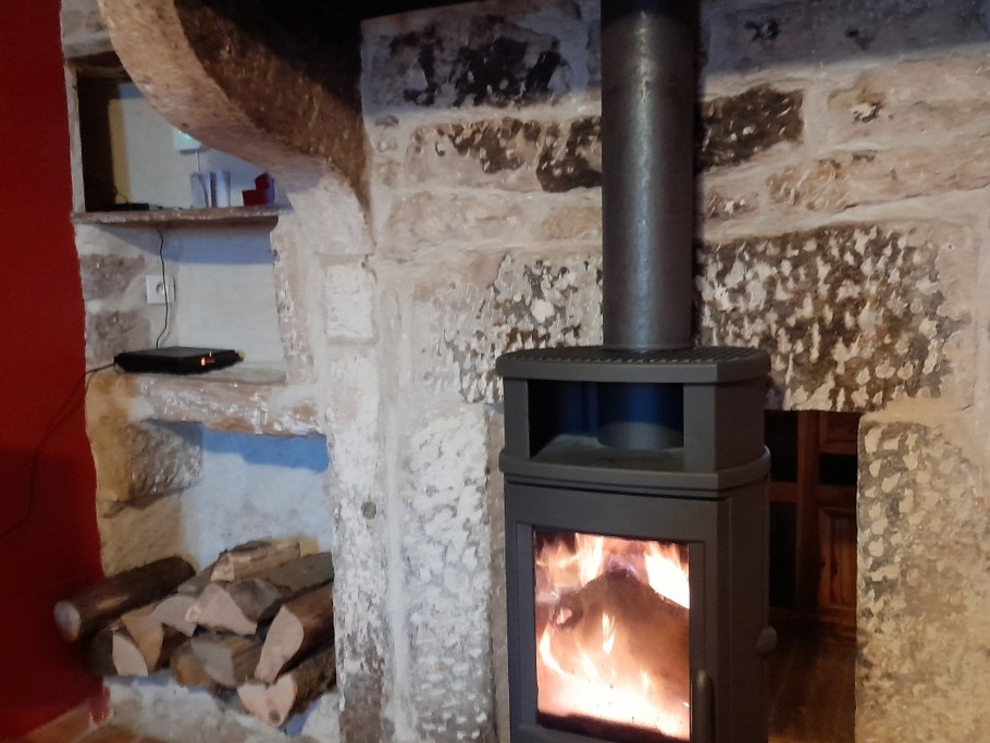 Poële à bois dans le salon