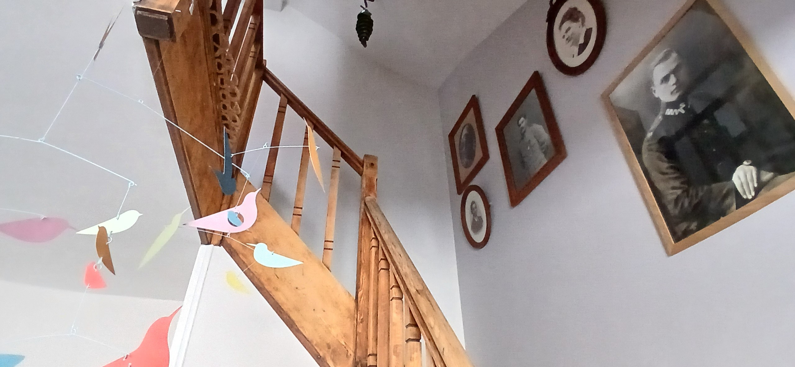 Une Pause en ville (Bed and breakfast), Clermont-Ferrand - Puy de Dôme - Auvergne : The magnificent staircase leading to the bedrooms