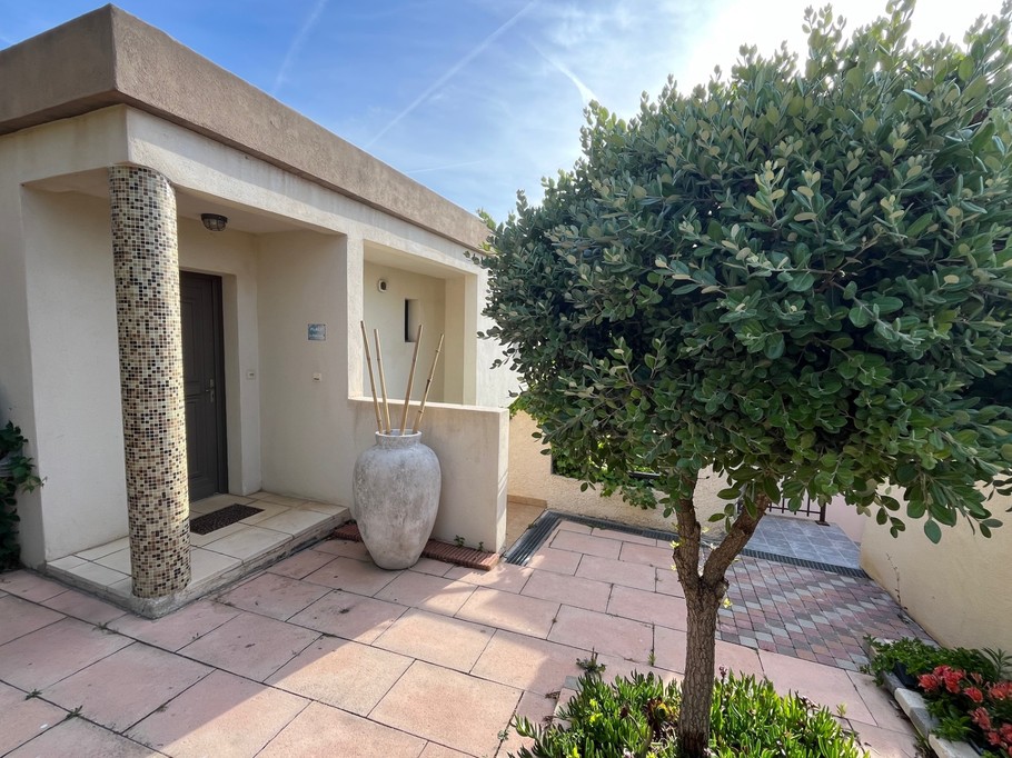 Entrée et Axé à l'appartement Coté SUD