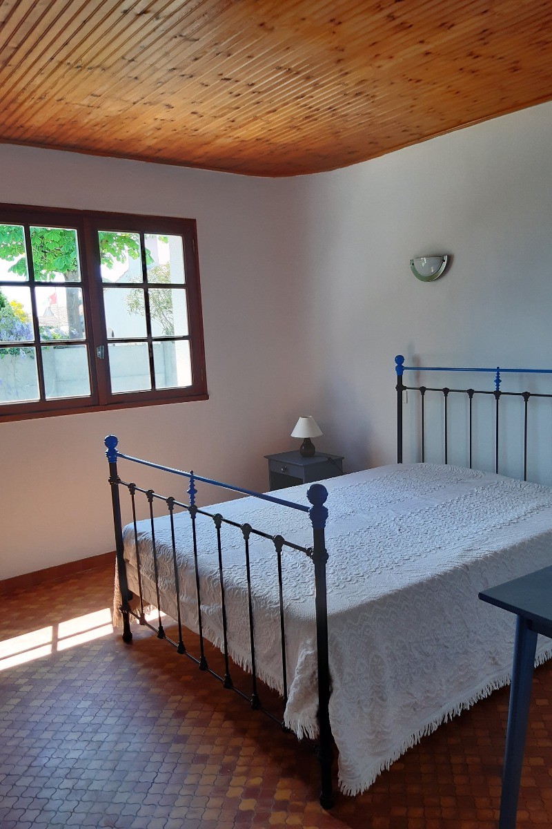 Bedroom 2 with a double bed (140cm)