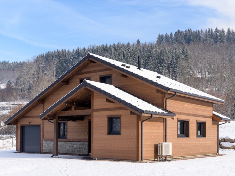 Vue extérieure en hiver - Chalet "Le Domaine des Mésanges"