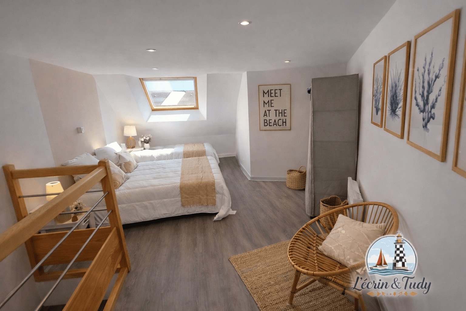 Mezzanine avec lit double et lit simple