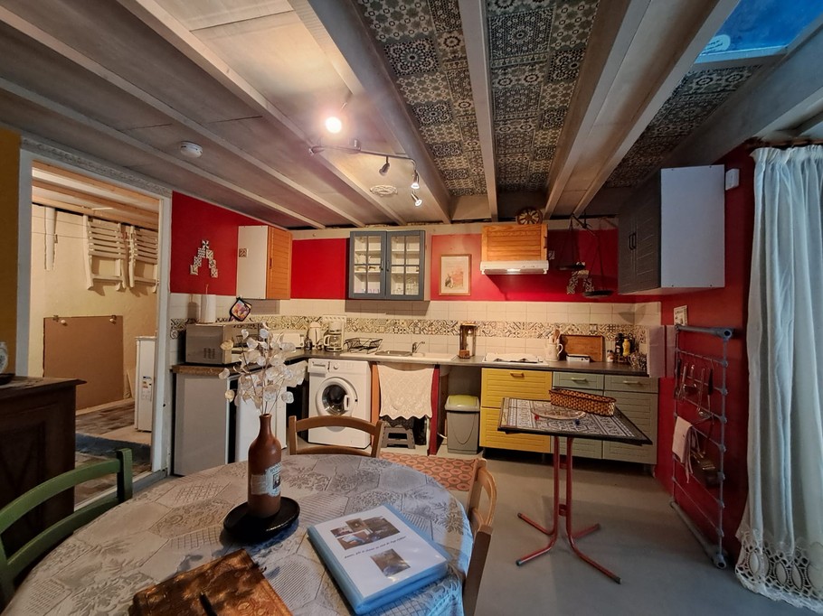 Cuisine dans pièce de vie