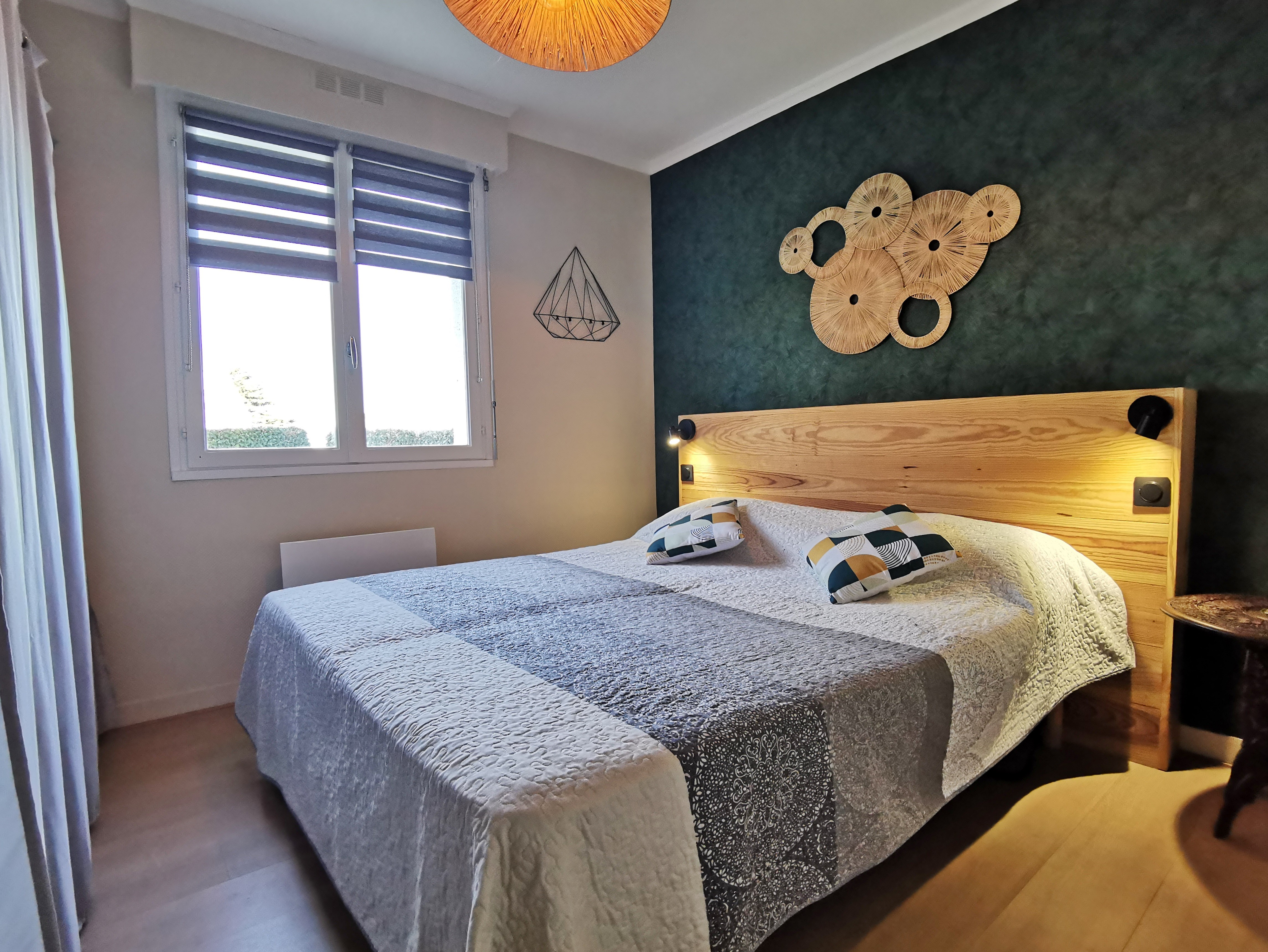 Ground floor: Bedroom 1 with electric bed 160 or 2 x 80