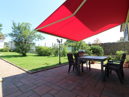 Terrasse et jardin - Appartement Chez Reine - Location de vacances - Étival-Clairefontaine