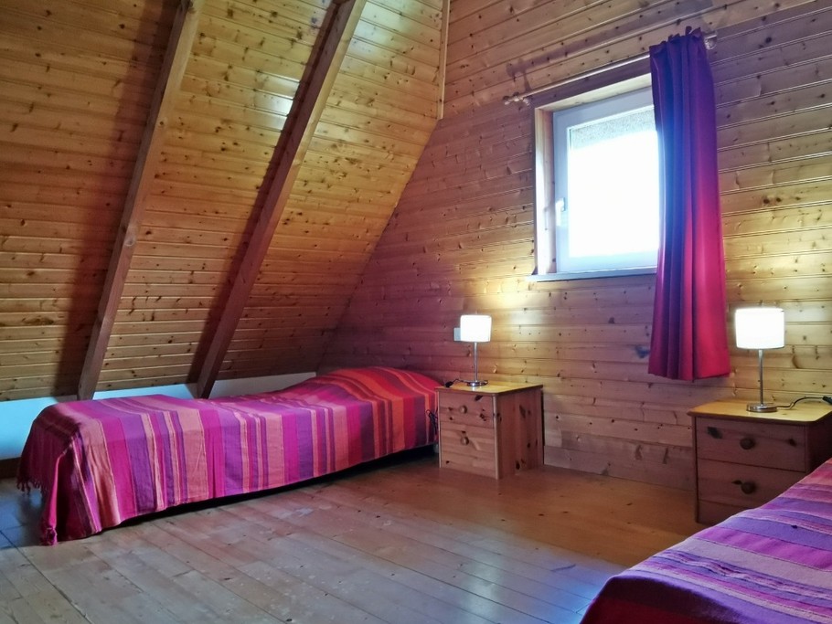 Etage: Chambre avec 2 lits 90