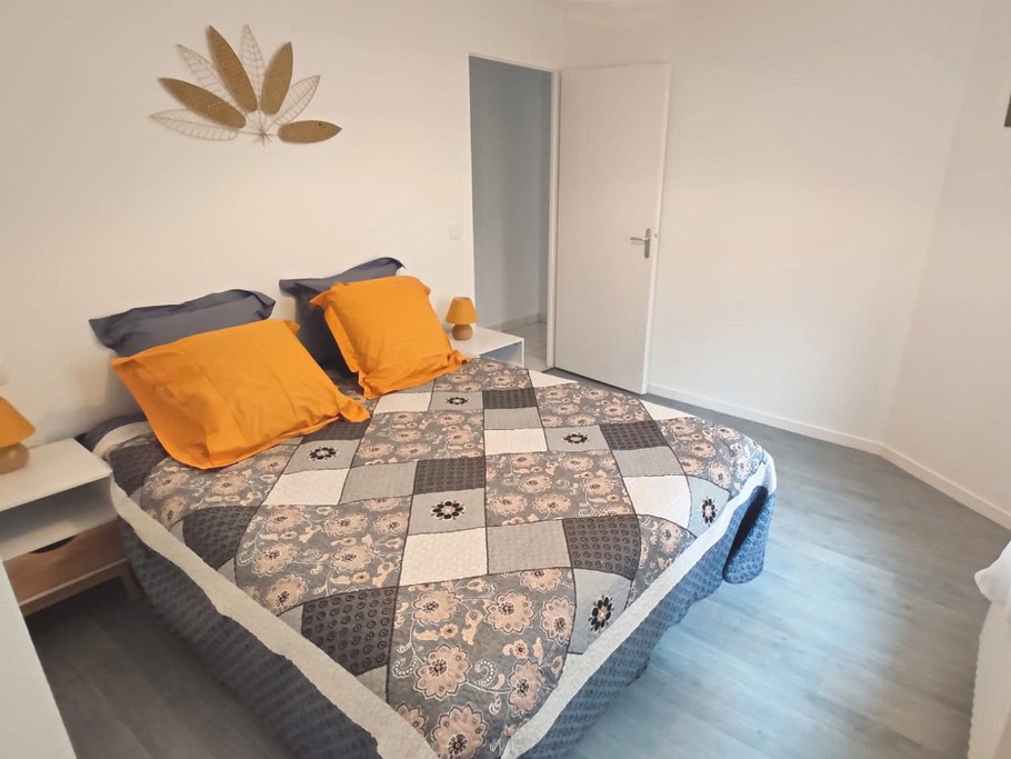 Chambre 1 : lit en 160