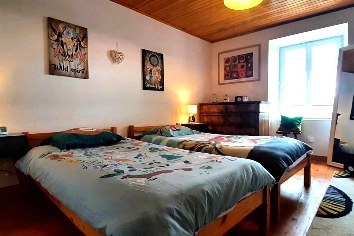 Chambre 1 : 2 lits 1 personne