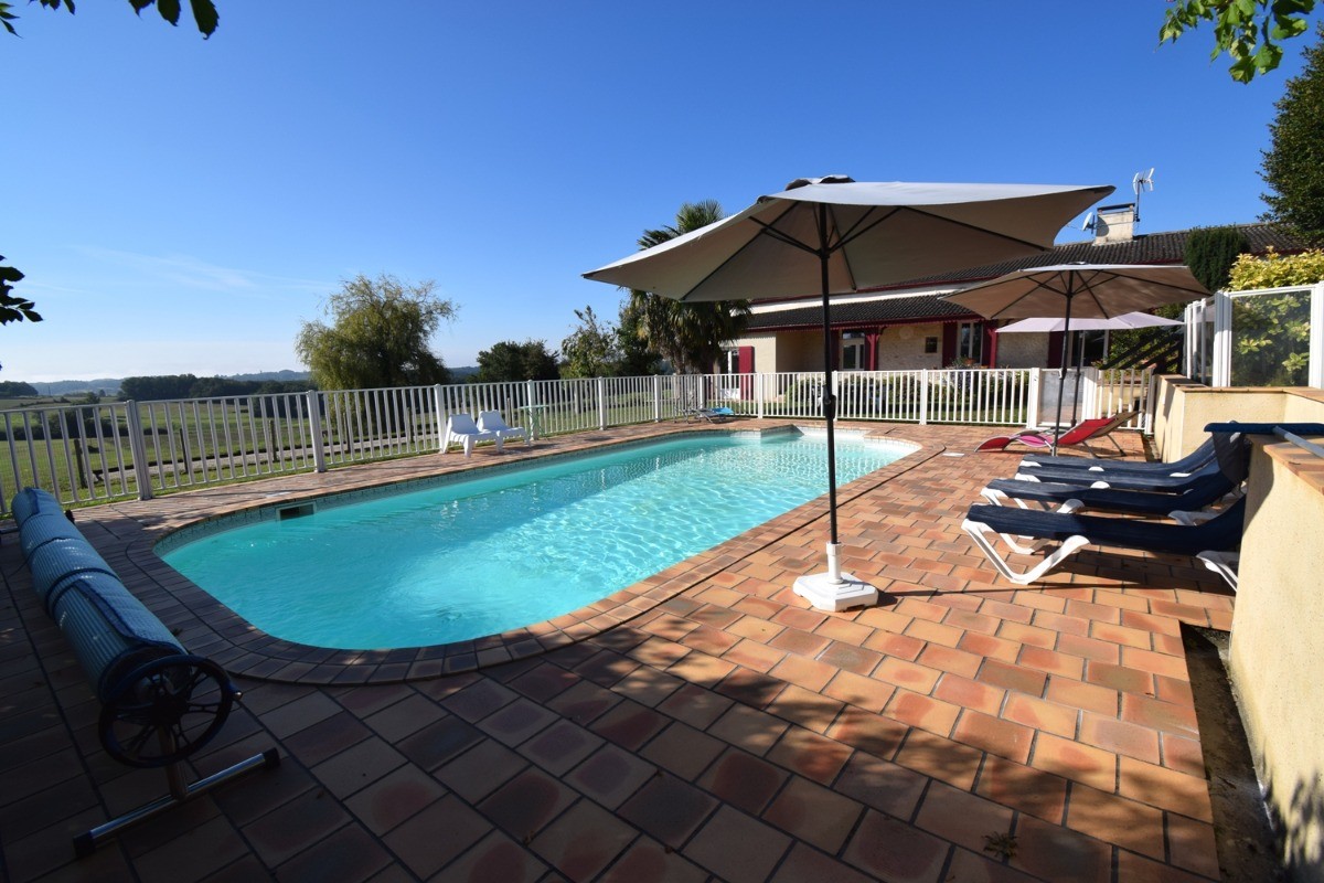Maison de campagne 8 personnes avec piscine - Saint-Jean-de-Duras
