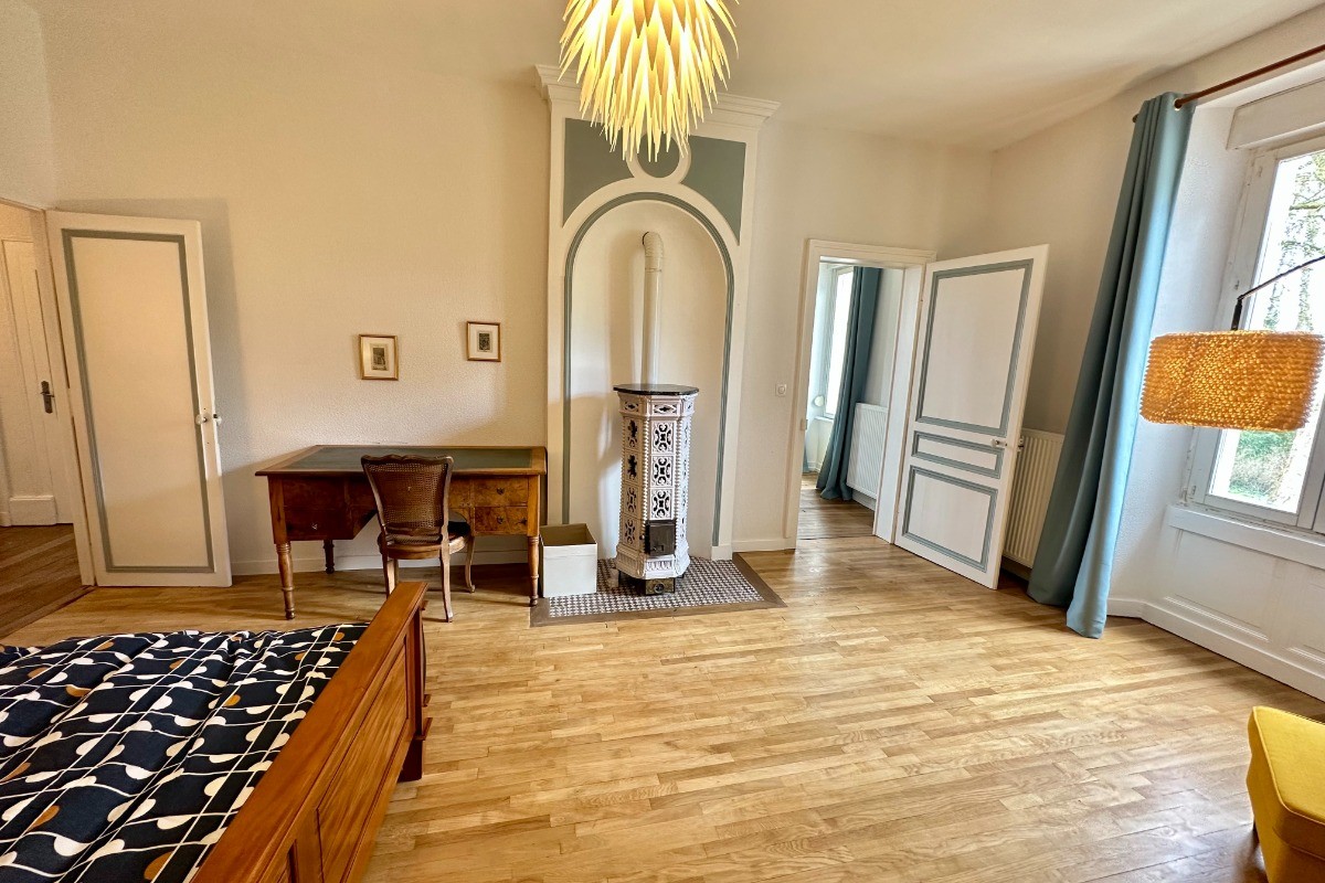 Chambre 2 et son bureau de travail  - Villiers - Château Viéndal