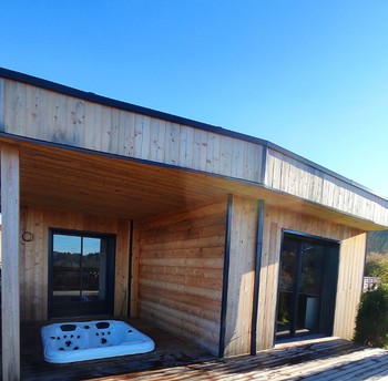 Terrasse  - Écureuil - Nature Cottage Vosges