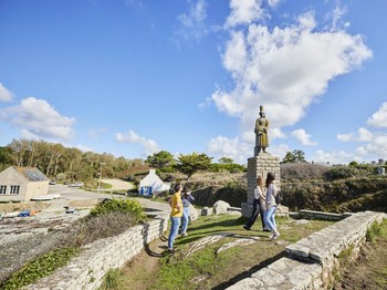 Statue de la Bigoudène à Pors-Poulhan