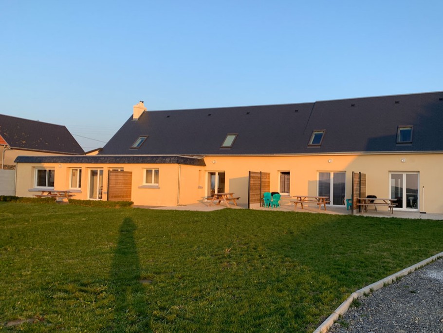 ensemble de la longère (gite Bellevue tout à gauche)