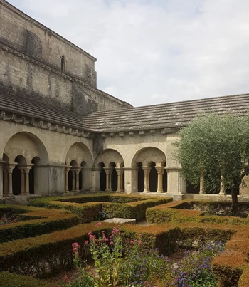 Idée de visite à Vaison, son cloître ©F. De Gardebosc