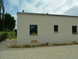 le Mascaret, location 4 pers, Saint Lormel, Rousseau, vue extérieure côté cour