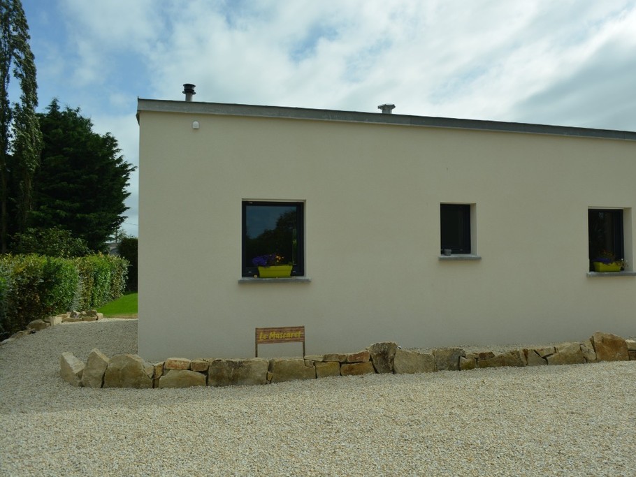 le Mascaret, location 4 pers, Saint Lormel, Rousseau, vue extérieure côté cour