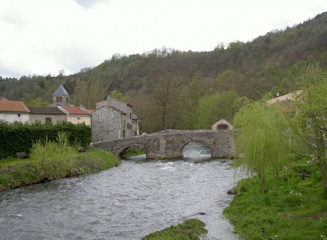 Gîte "Pic de Cluzel" : The surrounding area