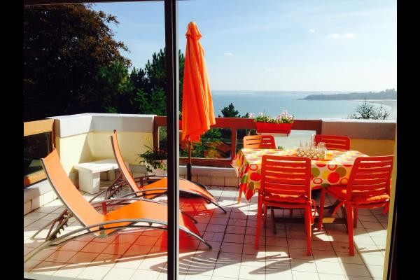 Terrasse de 14m2 exposée sud-est soleil 17h