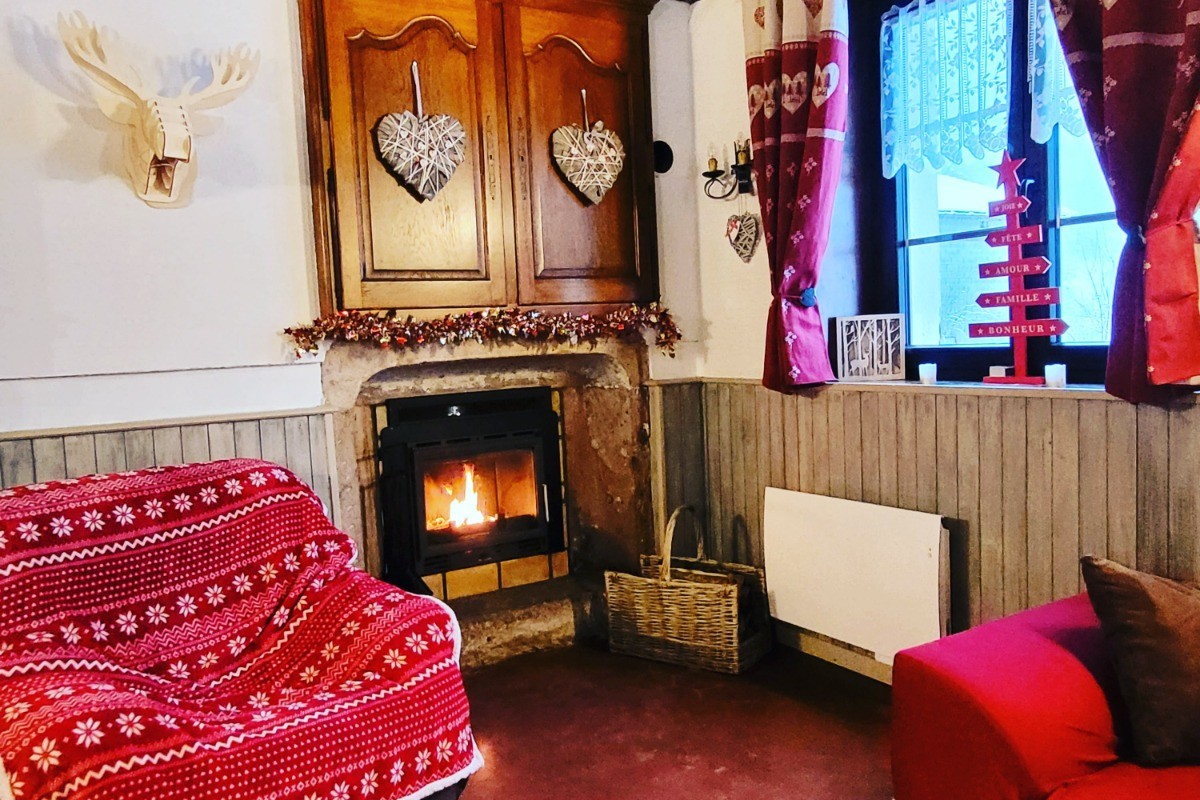 Espace cocooning au salon - Gite PRIVATIF La Vosgienne SPA&SAUNA proche Gérardmer