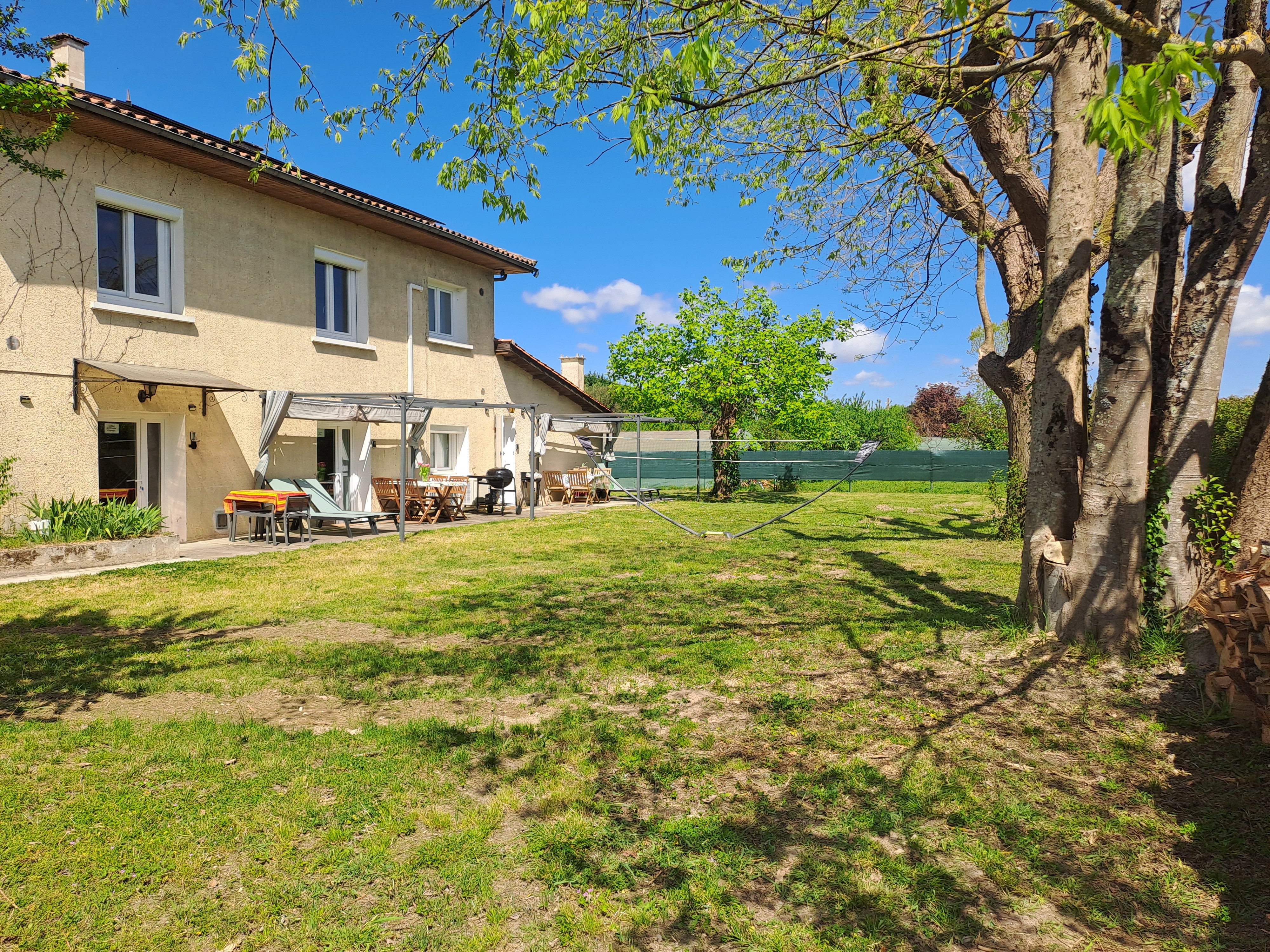 garden in front of the Gîtes