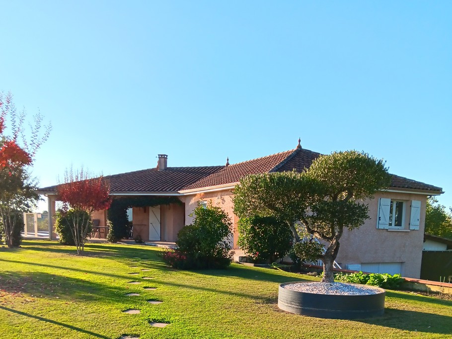 Vue depuis l'entrée de propriété