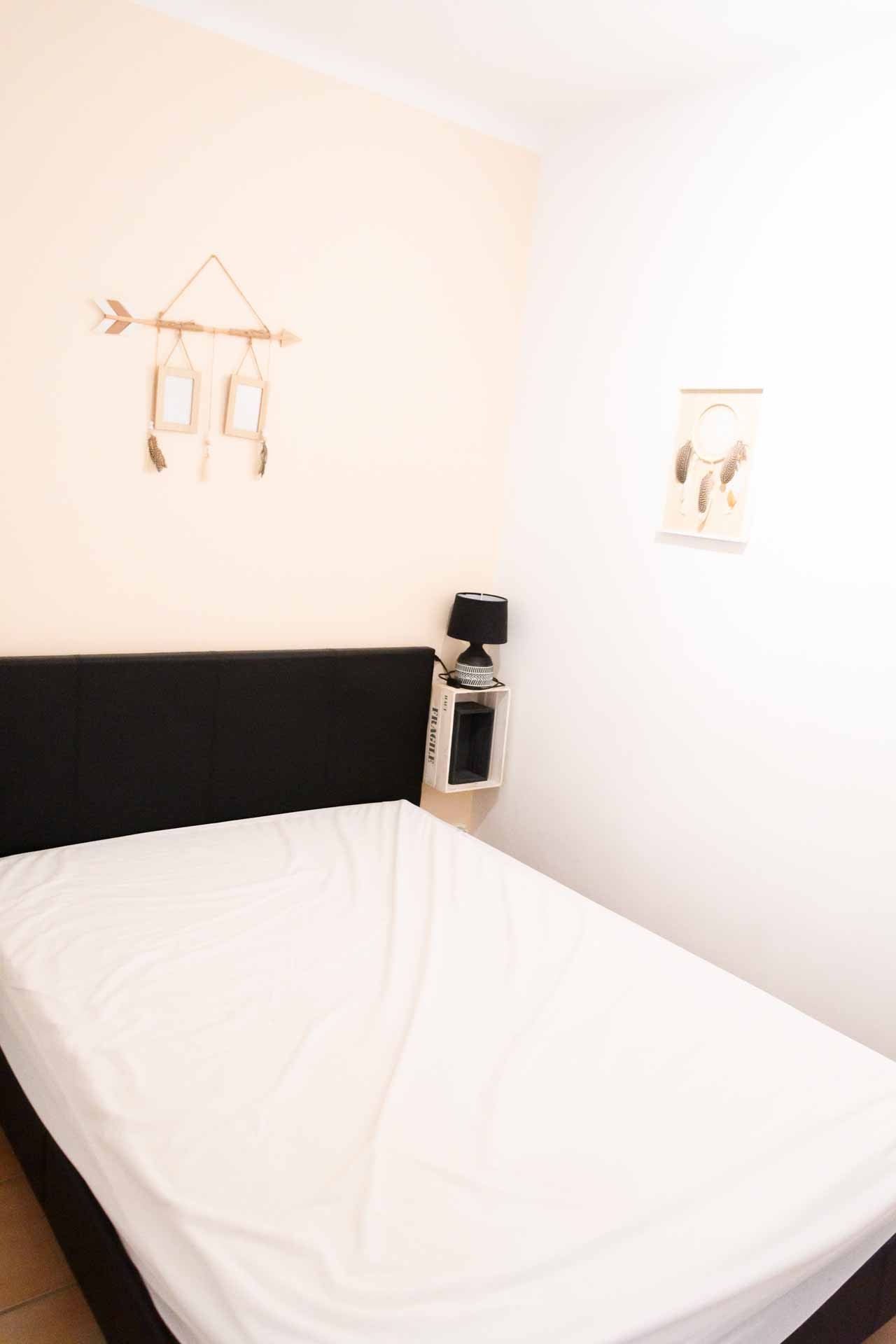 Une chambre confortable pour un sommeil réparateur. Location pour 2 personnes à Lamalou les Bains, Hérault