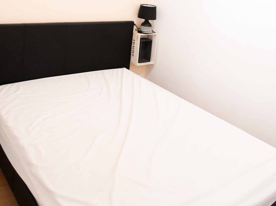 Une chambre confortable pour un sommeil réparateur. Location pour 2 personnes à Lamalou les Bains, Hérault