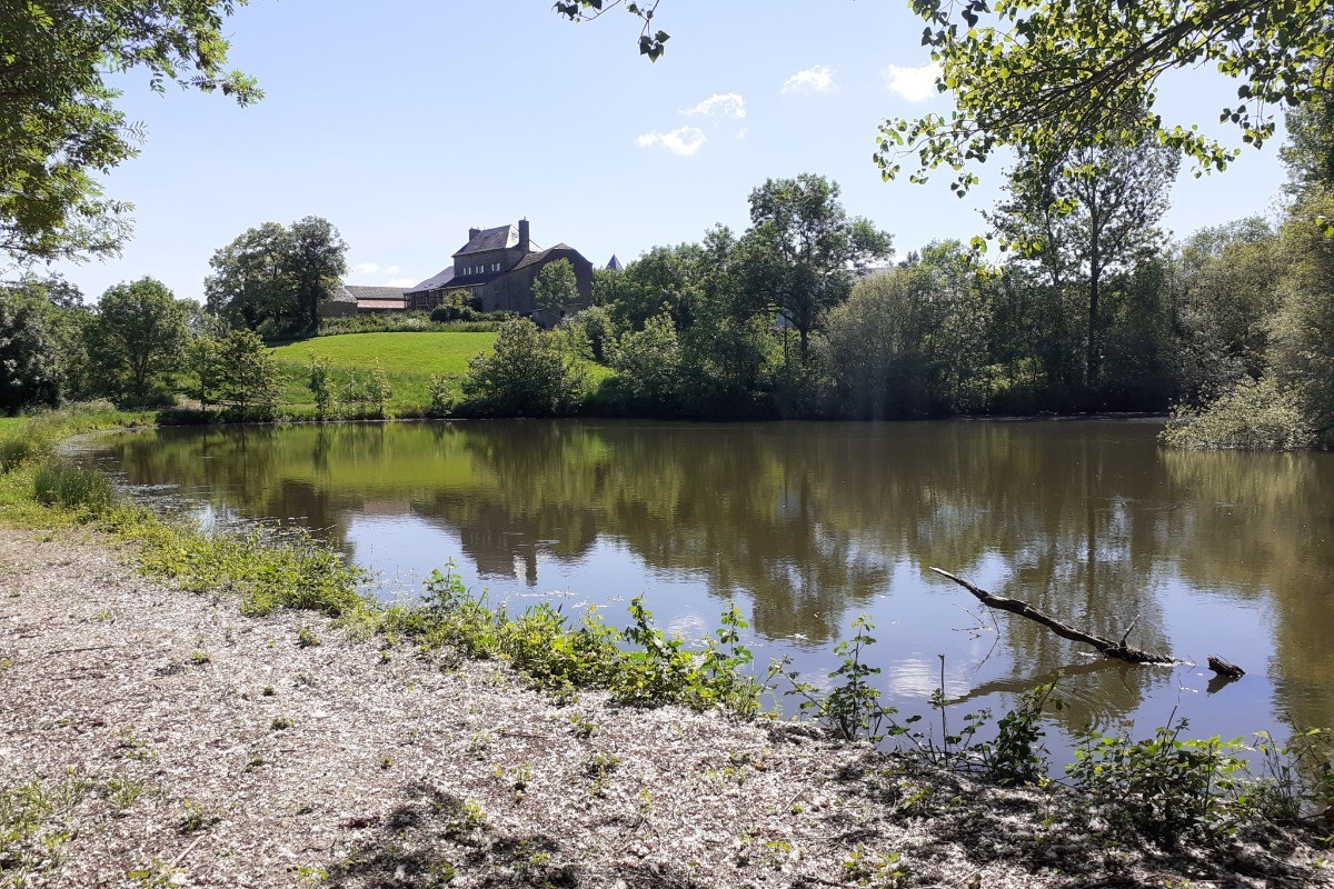 Le plan d'eau pour pécheur amateurs
