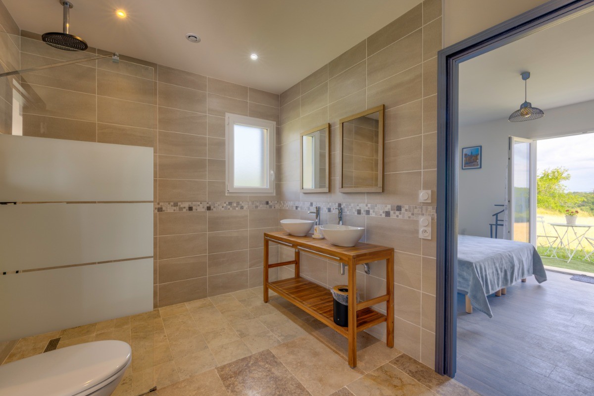 Salle de Bain réservée chambre familiale