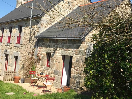 Clévacances, Location, 2 personnes, Mellionnec, en campagne , maison façade